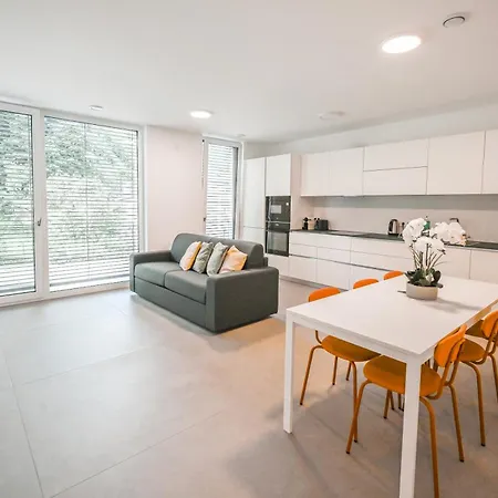 Neudorf Residences アパート *